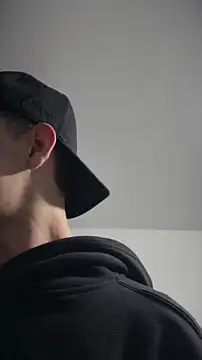 Sebastian_Reed Adlı Modelin Canlı XXX Sohbeti