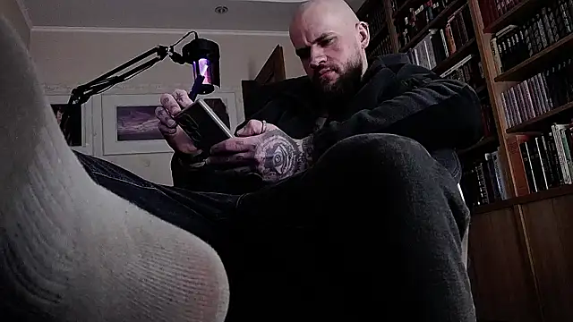 FindomJason Adlı Modelin Canlı XXX Sohbeti