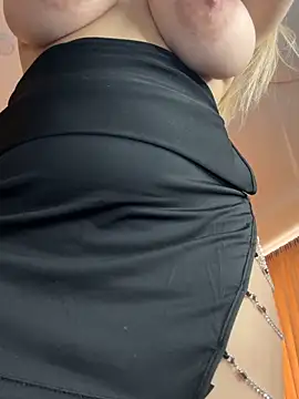 XXX chat uživo modela SexyFray_85D