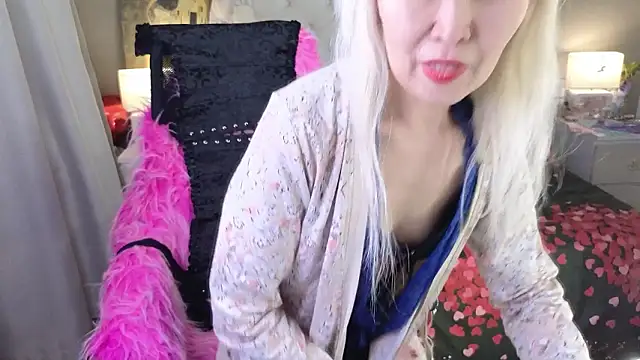 RoxalanaStarのライブXXXチャット