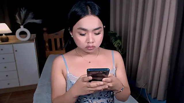 hoellygia's Webcam Show