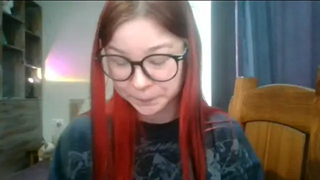 Show modela JeannineYngsdal na web-kameri