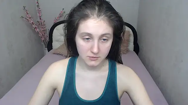 Holliy_Cooper élő XXX-chatje