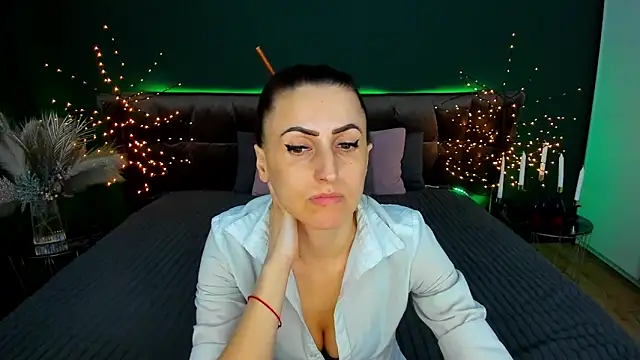 Rebecca_Diamond: онлайн-секс-чат