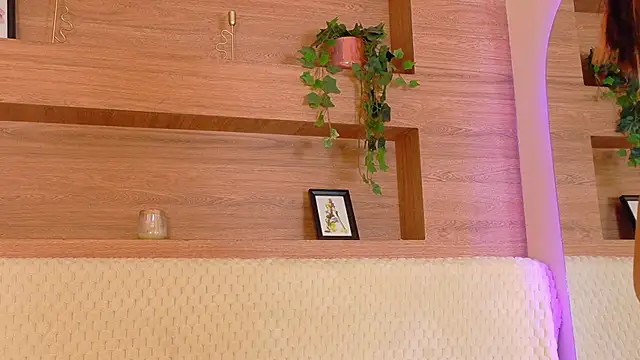 Pokazy przed kamerką – MeghanMure