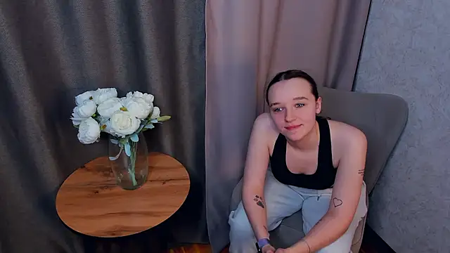 MikiBallance's Live XXX Chat