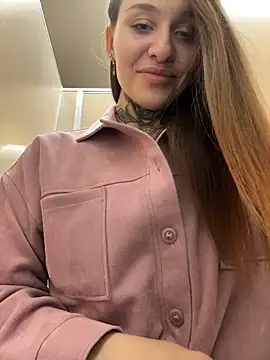 Chat +18 de KishaMur ao vivo