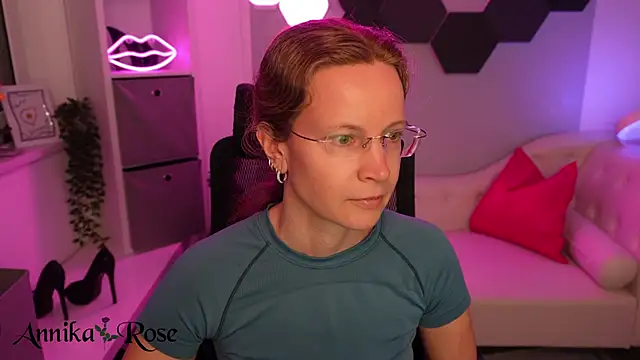 AnnikaRose live XXX chat