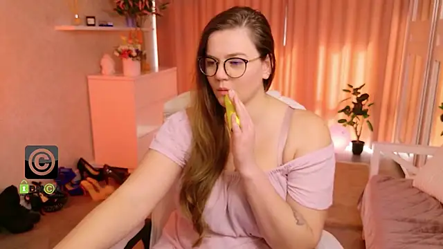 KellyKleine Adlı Modelin Canlı XXX Sohbeti