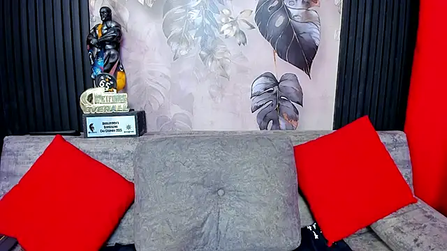 MikeEstevessのライブXXXチャット