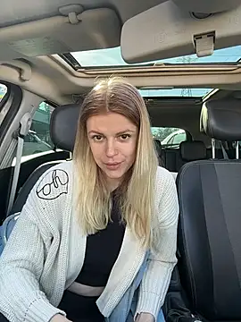 XXX chat uživo modela HarrietDart