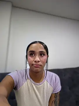 Isabella-Teen: απευθείας συνομιλία ΧΧΧ