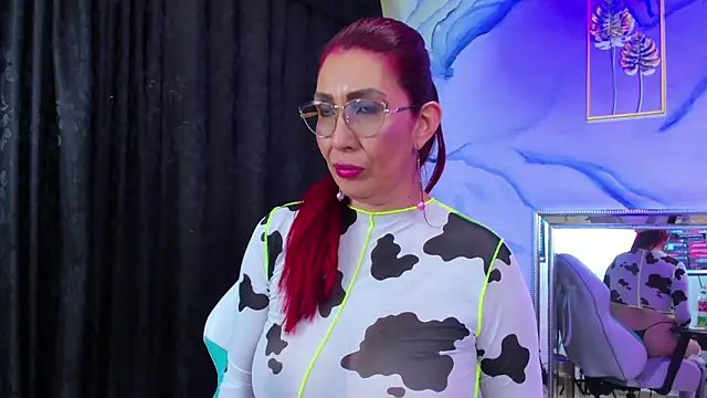 Онлайн чат XXX Perla_Franco