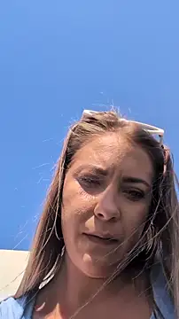 Risky_julia2330 即時 XXX 聊天