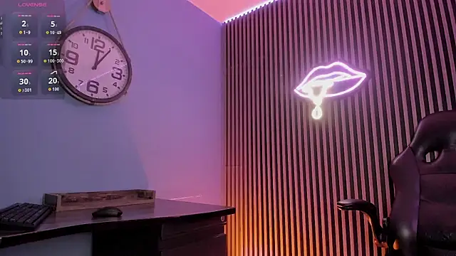 Maximoking26's Webcam Show