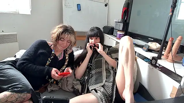 CeriseLapineのライブXXXチャット