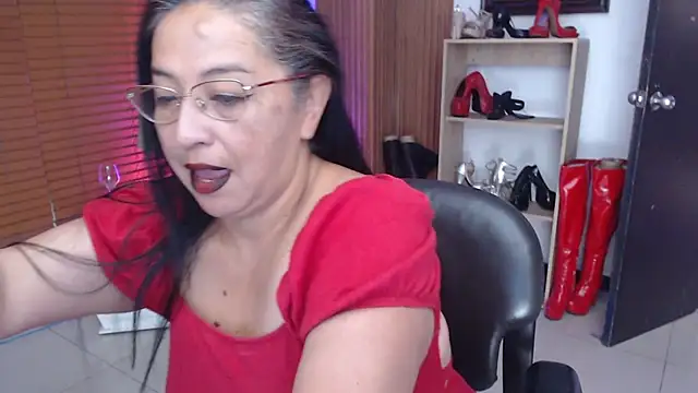 Show de paola_xm na webcam