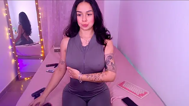 Mar_333 Adlı Modelin Canlı XXX Sohbeti