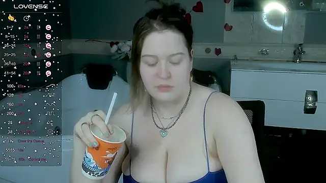 XXX chat uživo modela HelenHartt