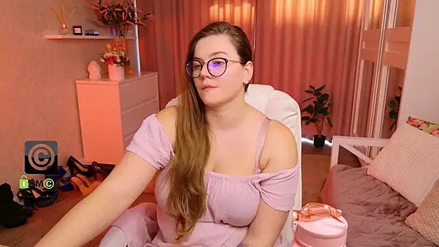 Онлайн чат XXX KellyKleine