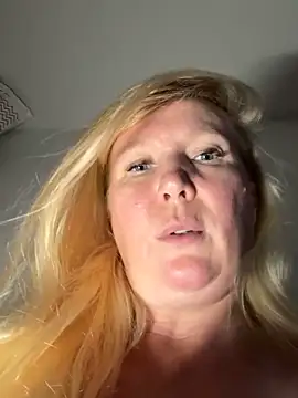 EmmaInLove23's Live XXX Chat