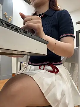 Lina-Xuka81's Live XXX Chat