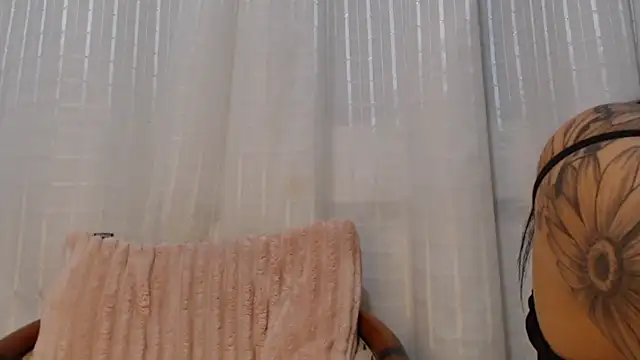 Nicollebrn Live XXX chat