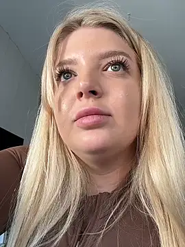 OdriOlsens Adlı Modelin Canlı XXX Sohbeti