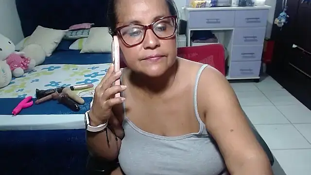Chat +18 de pervert_mommy_ ao vivo