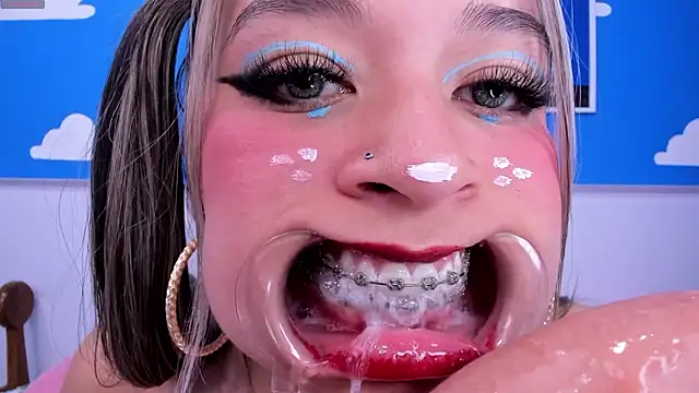 Онлайн чат XXX miss__evolet