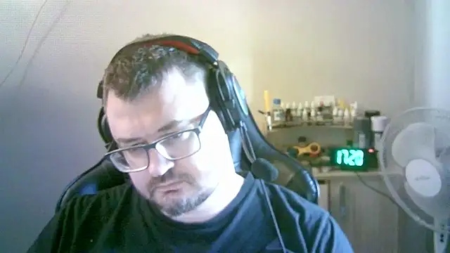 Chat +18 de SirAbuser ao vivo