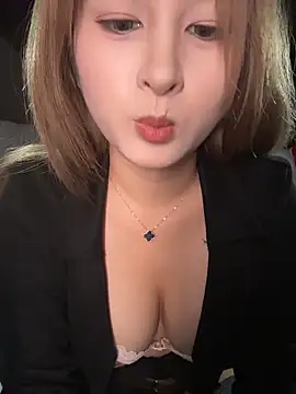 yuki_june Show Webcam