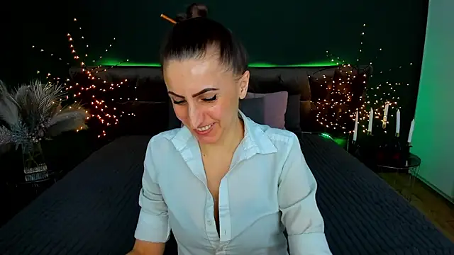  دردشة Rebecca_Diamond الجنسية المباشرة