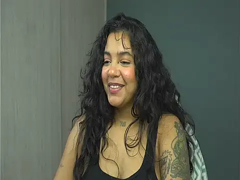 ObeyVal's Live XXX Chat