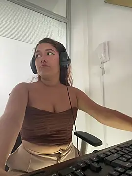 Emily_Harpeer Adlı Modelin Canlı XXX Sohbeti