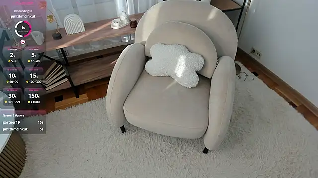 SerrenaAa 现场XXX聊天