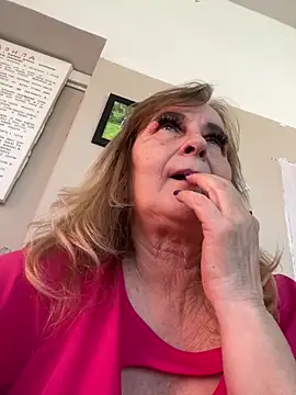 Irina2909@xh 即時 XXX 聊天