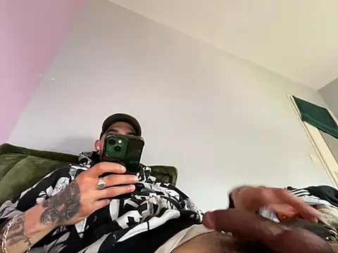 Rebeu313 Show in webcam