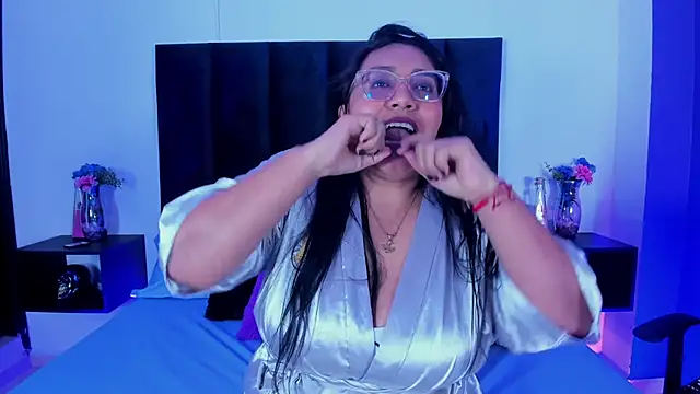 Pokazy przed kamerką – scarlet__ray_