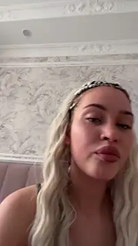 Chat +18 de KikiWatson ao vivo