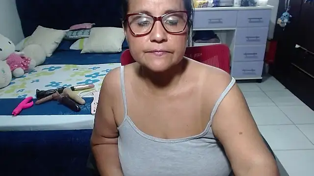 pervert_mommy_ Adlı Modelin Web Kamerası Şovu