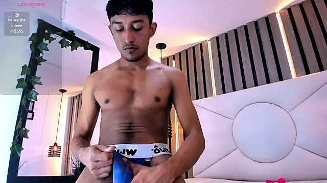 Natzuki_1's Webcam Show