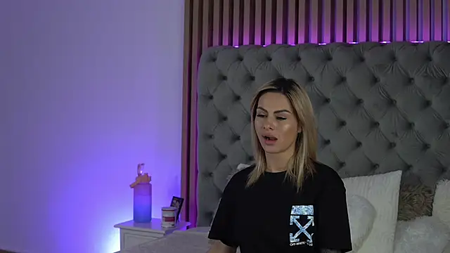 TiffanyMaze: онлайн-секс-чат