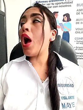 MAYE__13 élő XXX-chatje