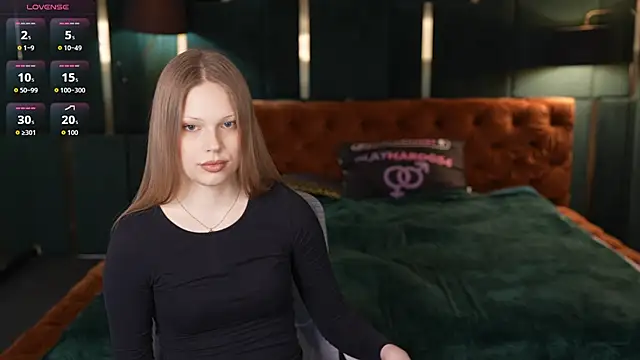 Chat XXX en directo de Charlotte_Dreams