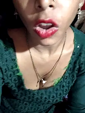 Itz_Aisha__のライブXXXチャット