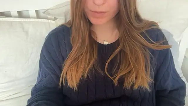 Lucyschickt Adlı Modelin Canlı XXX Sohbeti