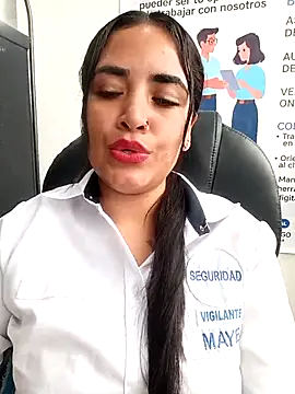 Chatroom XXX en direct de MAYE__13