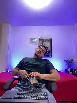 williamsmiiths16: онлайн-секс-чат