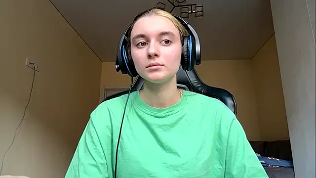 Pertunjukan Kamera Web PluralPalaver